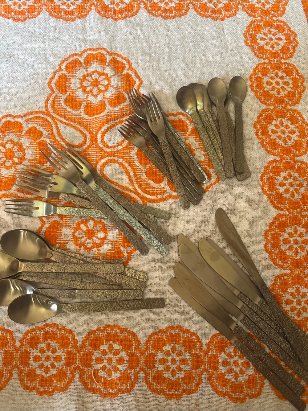 Vintage-Style Bronze Flatwear Set